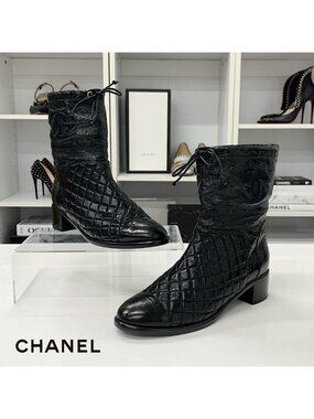 Chanel CC Logo Leather Quilted Wrinkled Short Boots Black